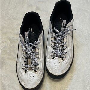 Mizuno White and Black Athletic Shoes